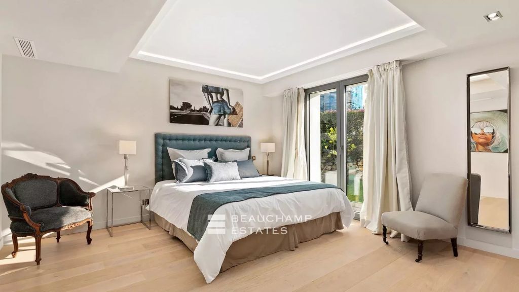 Cannes Croisette 5 bedrooms villa