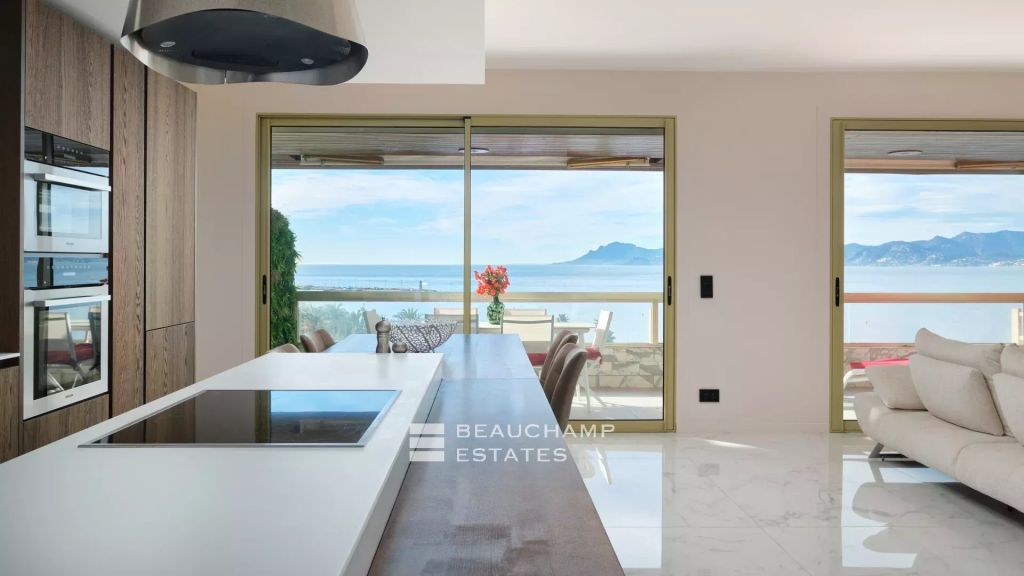 Cannes Croisette – appartement avec vue mer panoramique