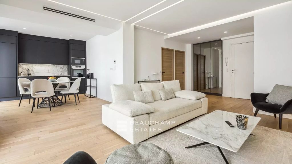 Cannes Croisette – Beautiful 2 bedroom apartment entirely renovated