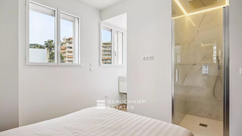 Cannes Croisette – Beautiful 2 bedroom apartment entirely renovated