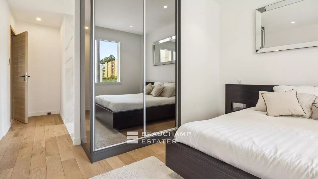Cannes Croisette – Beautiful 2 bedroom apartment entirely renovated