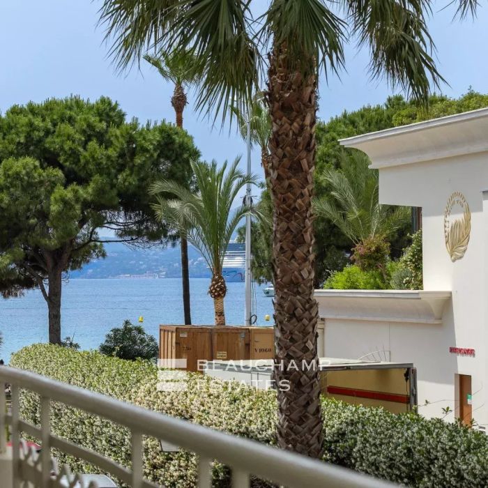 Cannes Croisette – Superbe appartement 3 pièces entièrement rénové