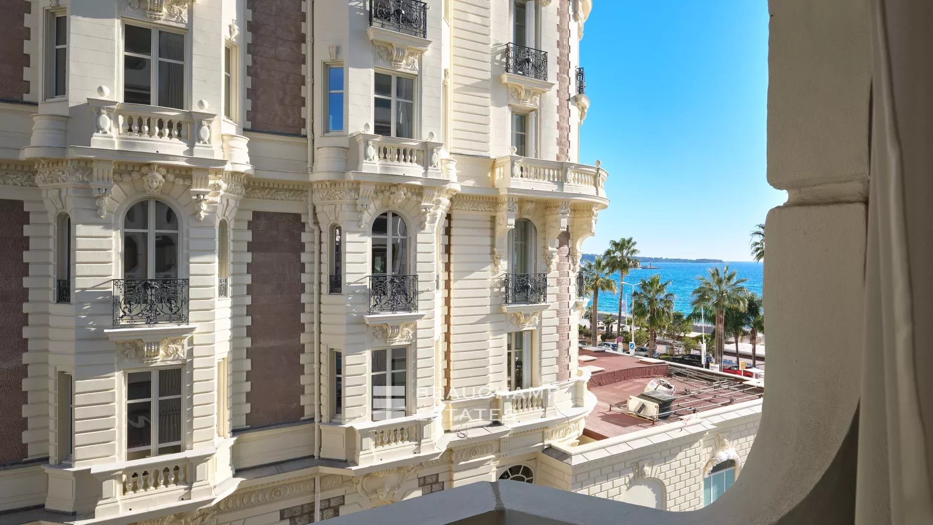 Cannes Croisette – Bel appartement avec 3 Chambres Cannes Croisette – Beautiful 3 bedrooms Apartment