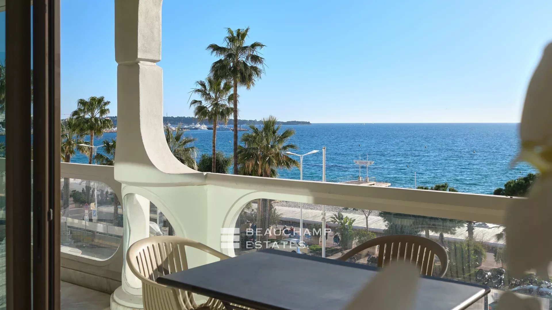 Cannes Croisette – Bel appartement avec 3 Chambres Cannes Croisette – Beautiful 3 bedrooms Apartment
