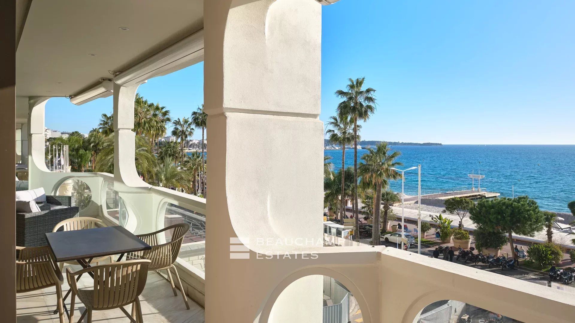 Cannes Croisette – Bel appartement avec 3 Chambres Cannes Croisette – Beautiful 3 bedrooms Apartment