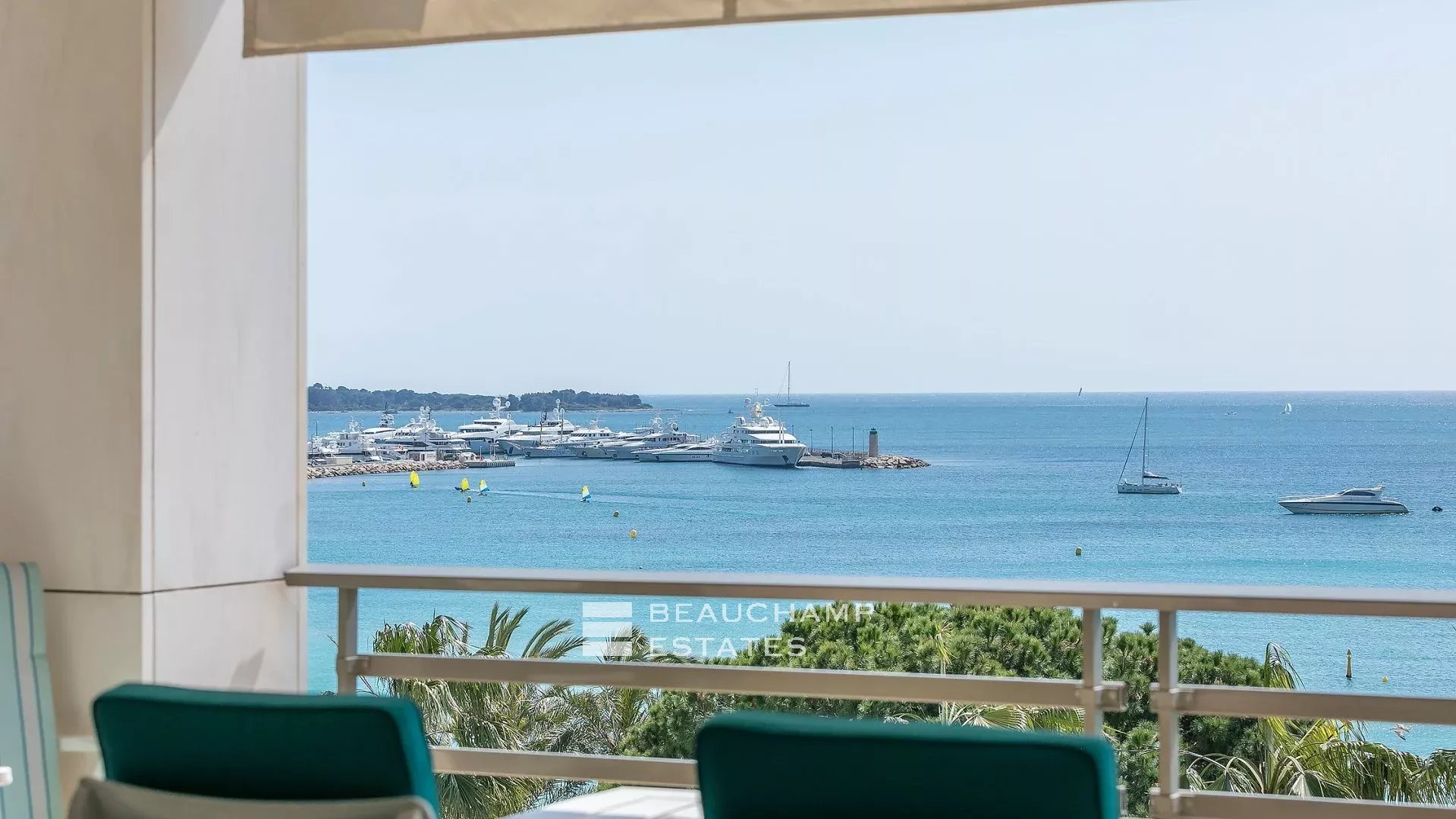 Cannes Croisette – Magnificent Apartment with Terrace Cannes Croisette – Magnificent Apartment with Terrace