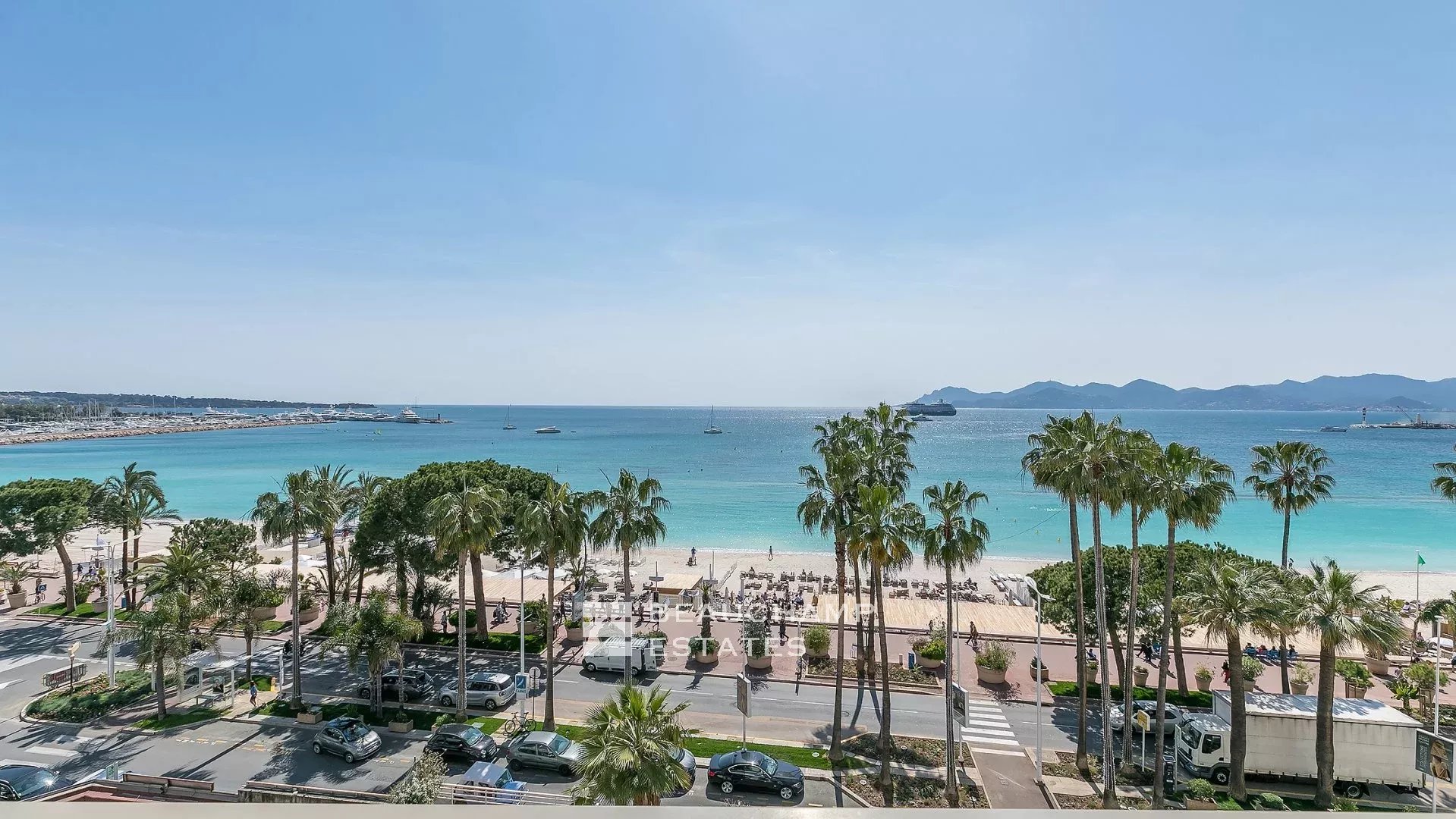 Cannes Croisette – Magnificent Apartment with Terrace Cannes Croisette – Magnificent Apartment with Terrace