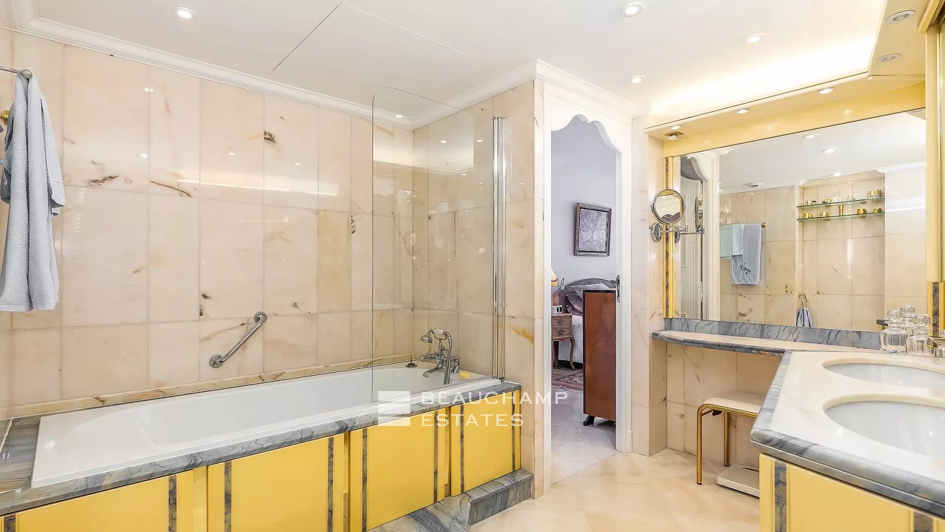 Cannes Croisette – Magnificent Apartment with Terrace Cannes Croisette – Magnificent Apartment with Terrace