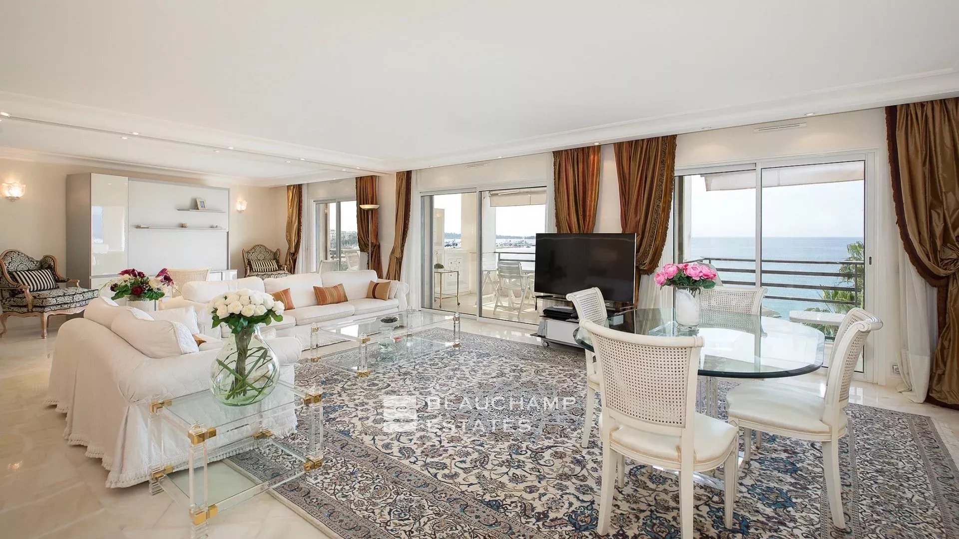 Cannes Croisette – Magnificent Apartment with Terrace Cannes Croisette – Magnificent Apartment with Terrace