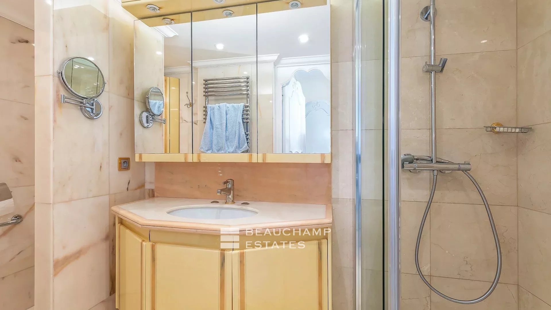 Cannes Croisette – Magnificent Apartment with Terrace Cannes Croisette – Magnificent Apartment with Terrace