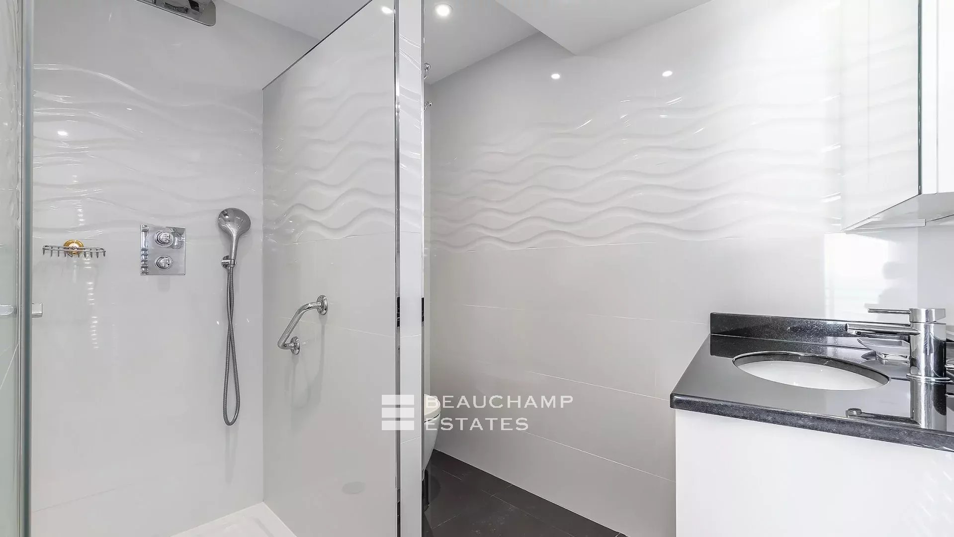 Cannes Croisette – Magnificent Apartment with Terrace Cannes Croisette – Magnificent Apartment with Terrace