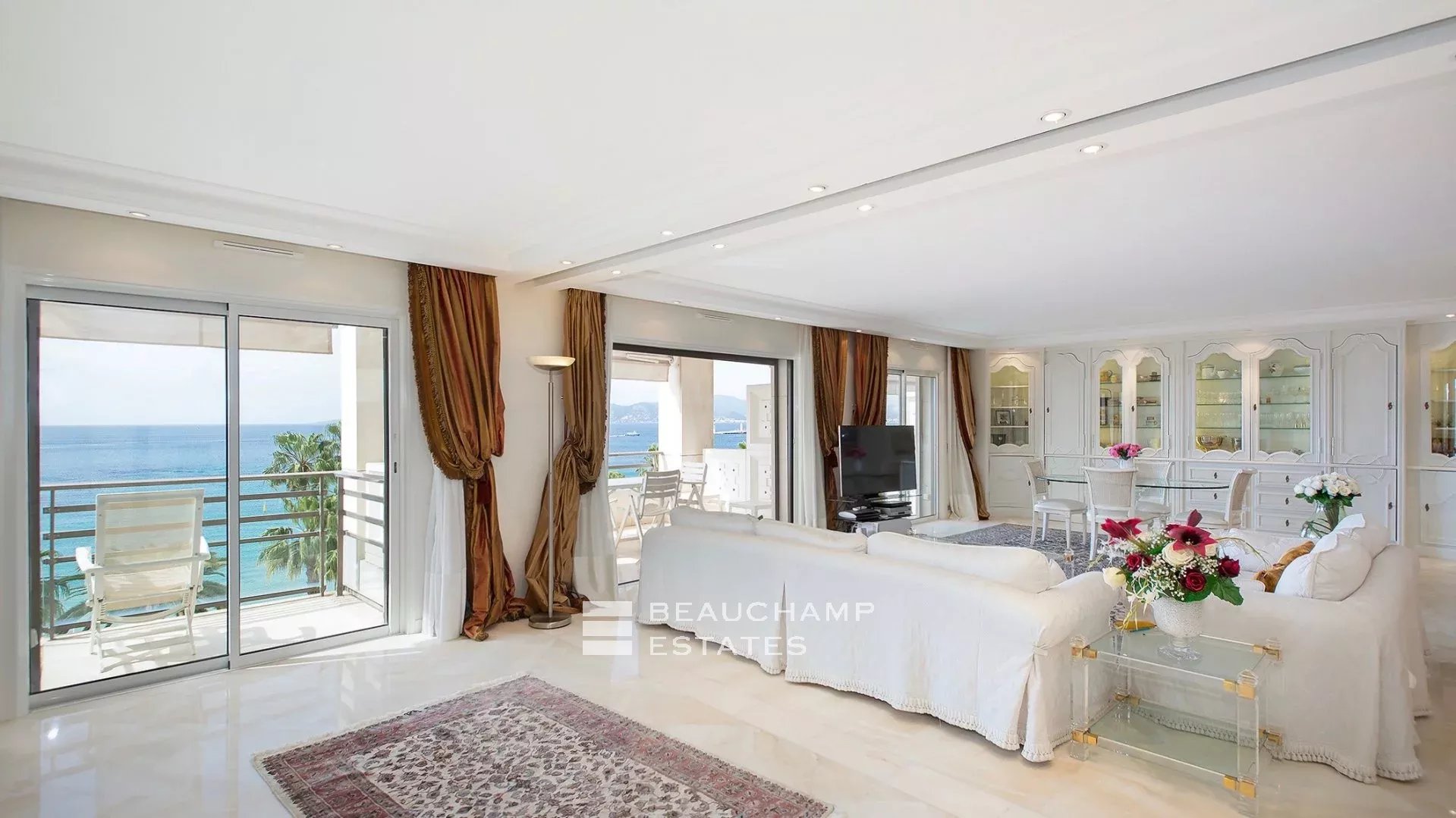 Cannes Croisette – Magnificent Apartment with Terrace Cannes Croisette – Magnificent Apartment with Terrace