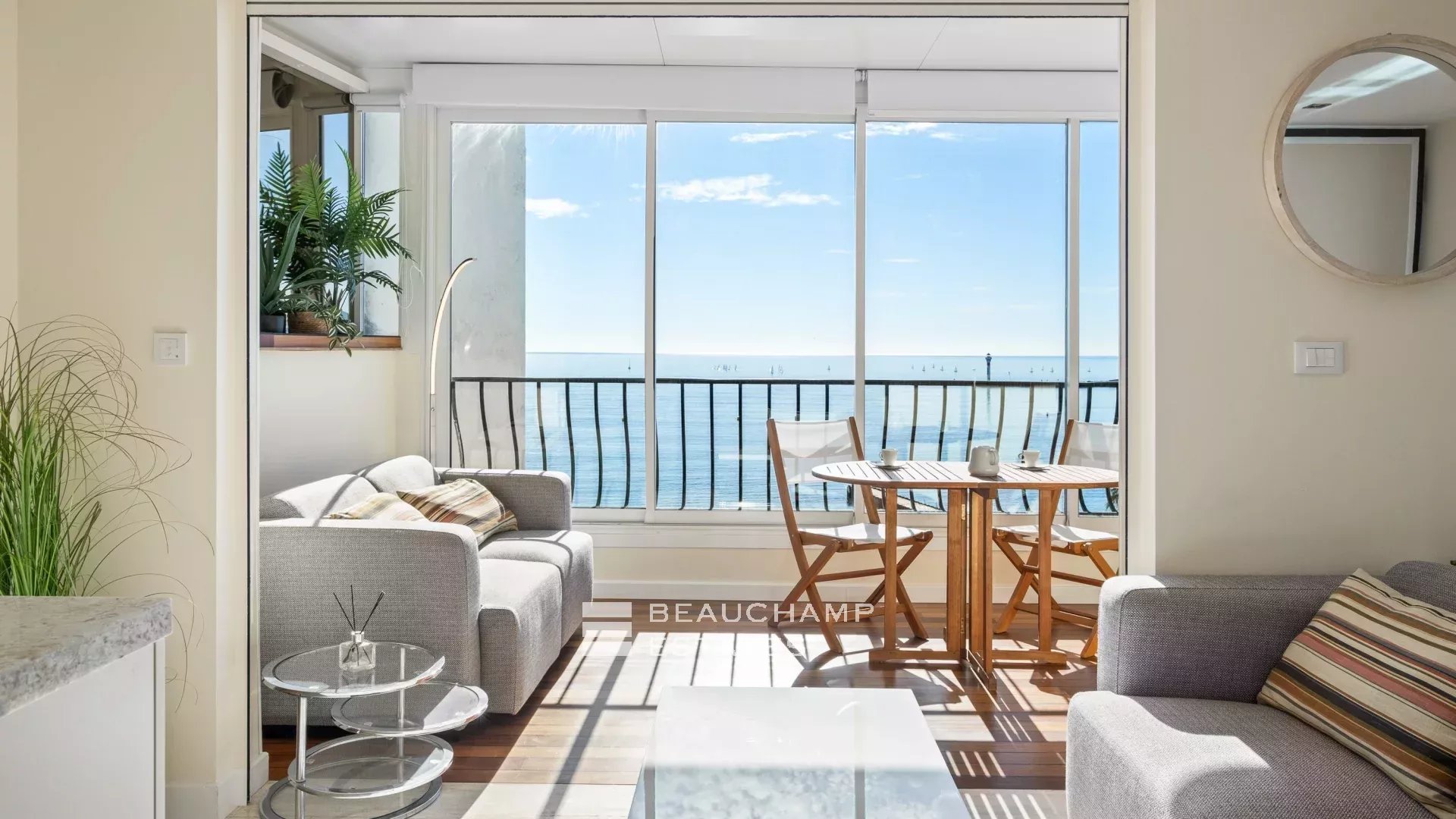 Cannes Croisette – Sea view apartment Cannes Croisette – Sea view apartment