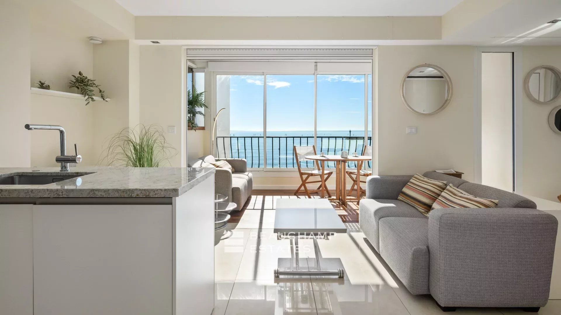 Cannes Croisette – Sea view apartment Cannes Croisette – Sea view apartment