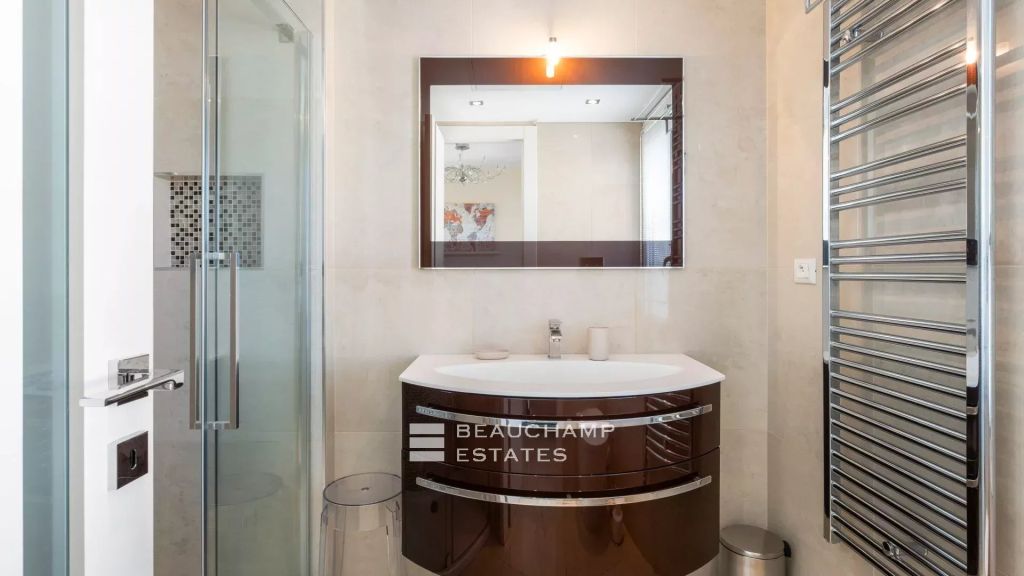 Cannes Croisette – Sea view apartment