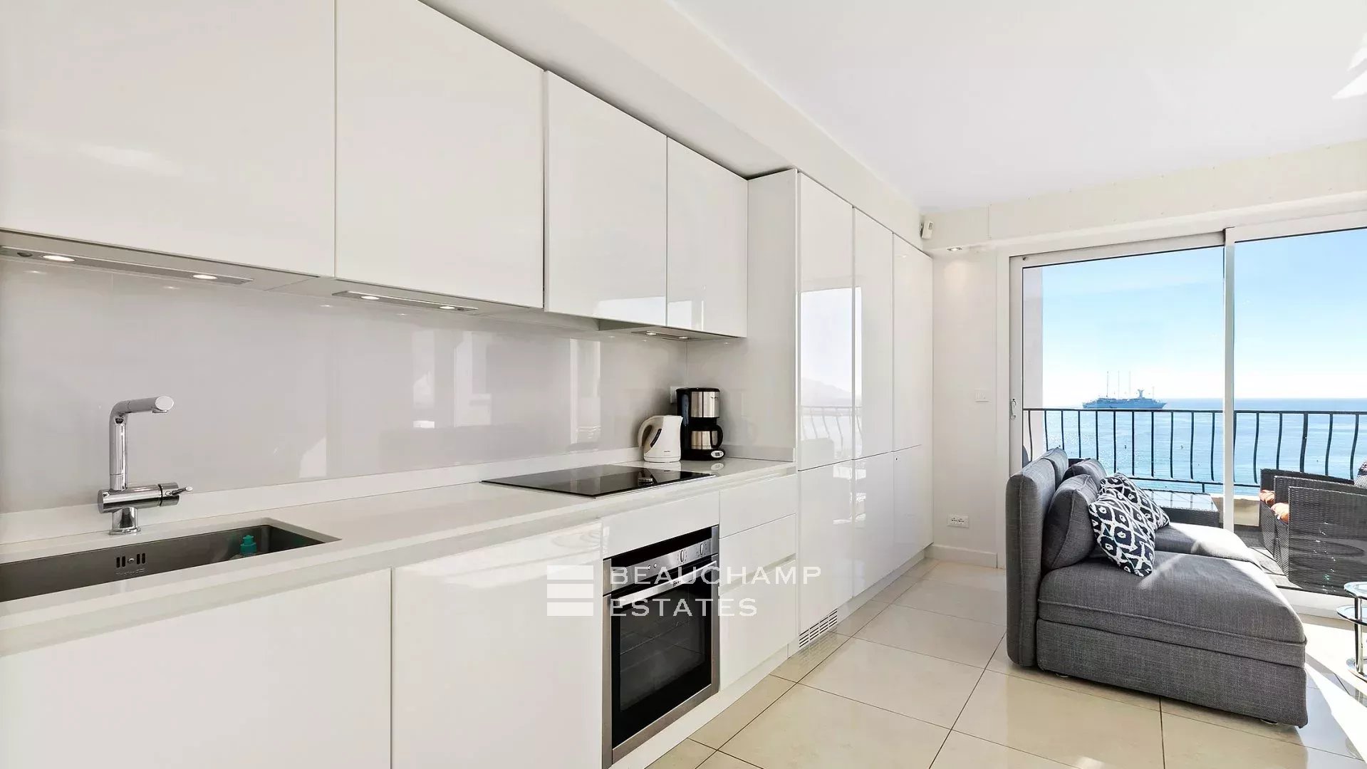 Cannes Croisette – Sea view apartment Cannes Croisette – Sea view apartment