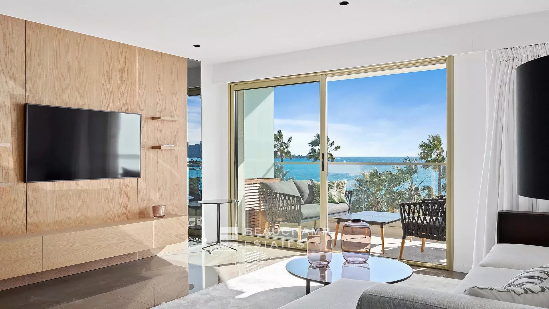 Cannes Croisette – Sumptuous 3 Bedrooms Apartment Cannes Croisette – Sumptuous 3 Bedrooms Apartment
