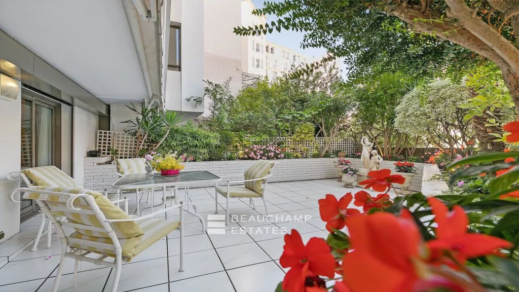 Cannes Croisette – Superb 2 Bedroom