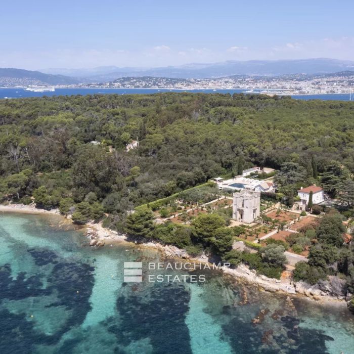 Cannes- Propriété d&rsquo;exception sur une île – 12 Chambres