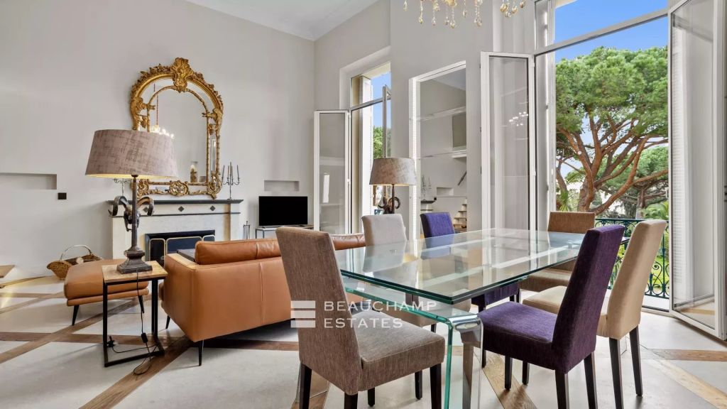 Cannes Moure Rouge – Beautiful Duplex apartment entirely renovated