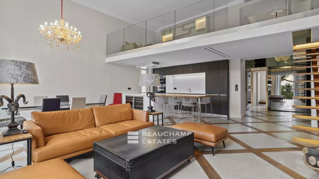 Cannes Moure Rouge – Beautiful Duplex apartment entirely renovated