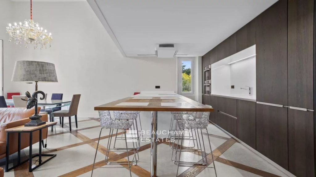 Cannes Moure Rouge – Beautiful Duplex apartment entirely renovated