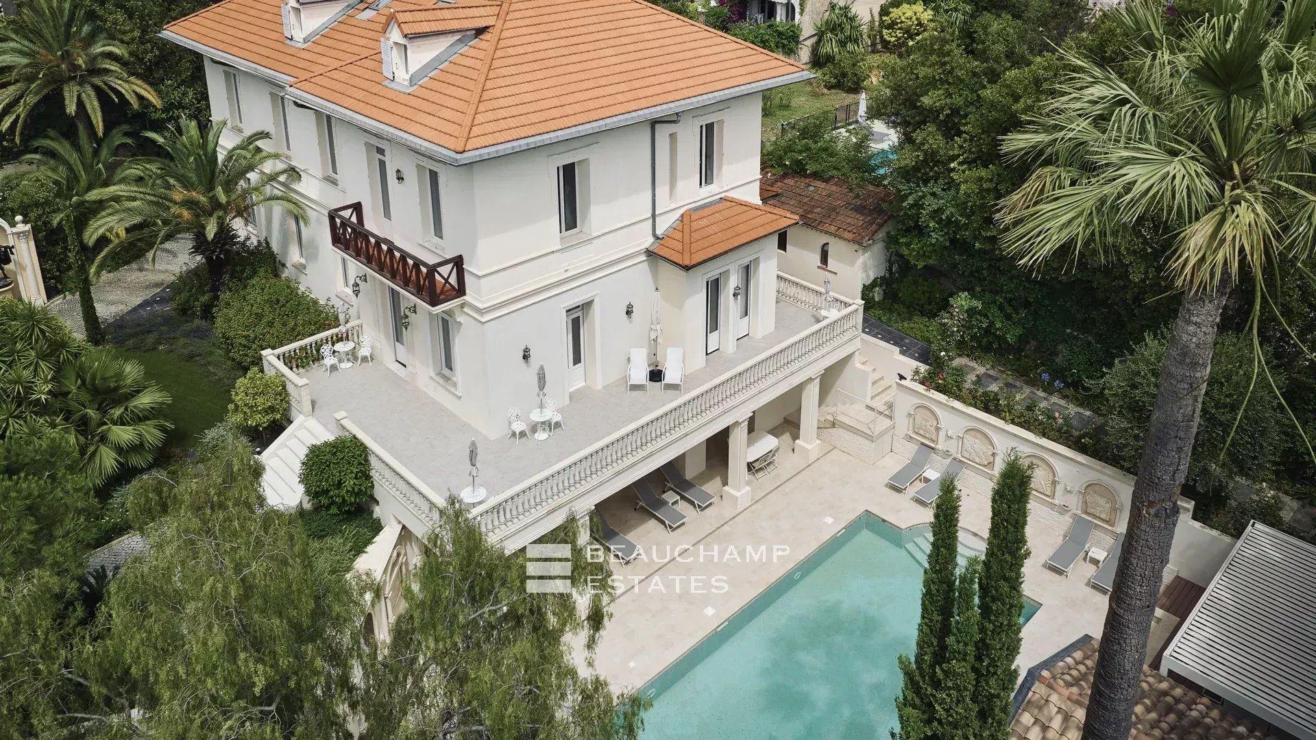 Cannes – Superb Villa Belle Epoque located near of center – 10 Bedrooms Cannes – Superb Villa Belle Epoque located near of center – 10 Bedrooms
