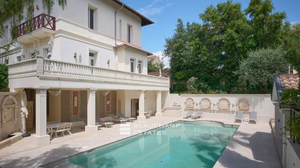 Cannes – Superb Villa Belle Epoque located near of center – 10 Bedrooms