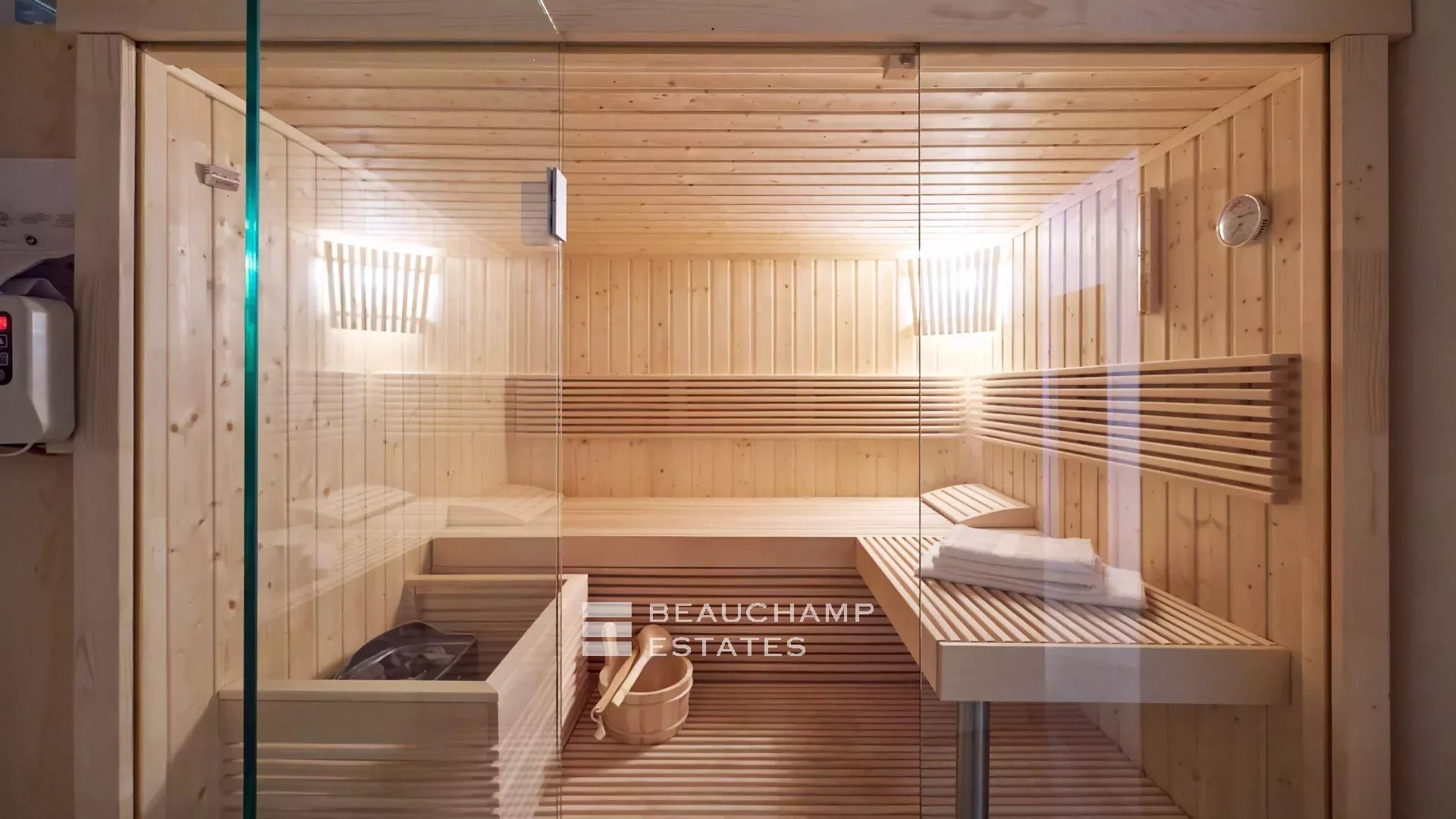 Cannes – Superb Villa Belle Epoque located near of center – 10 Bedrooms Cannes – Superb Villa Belle Epoque located near of center – 10 Bedrooms