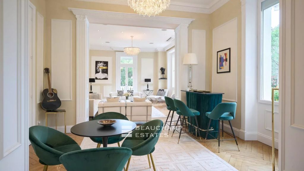 Cannes – Superb Villa Belle Epoque located near of center – 10 Bedrooms