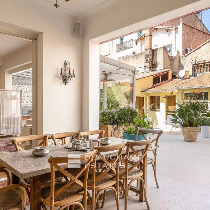 Cannes Suquet – Atypical apartment