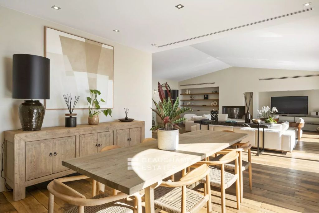 Cannes – View of the Lerrins Islands – 5 bedrooms