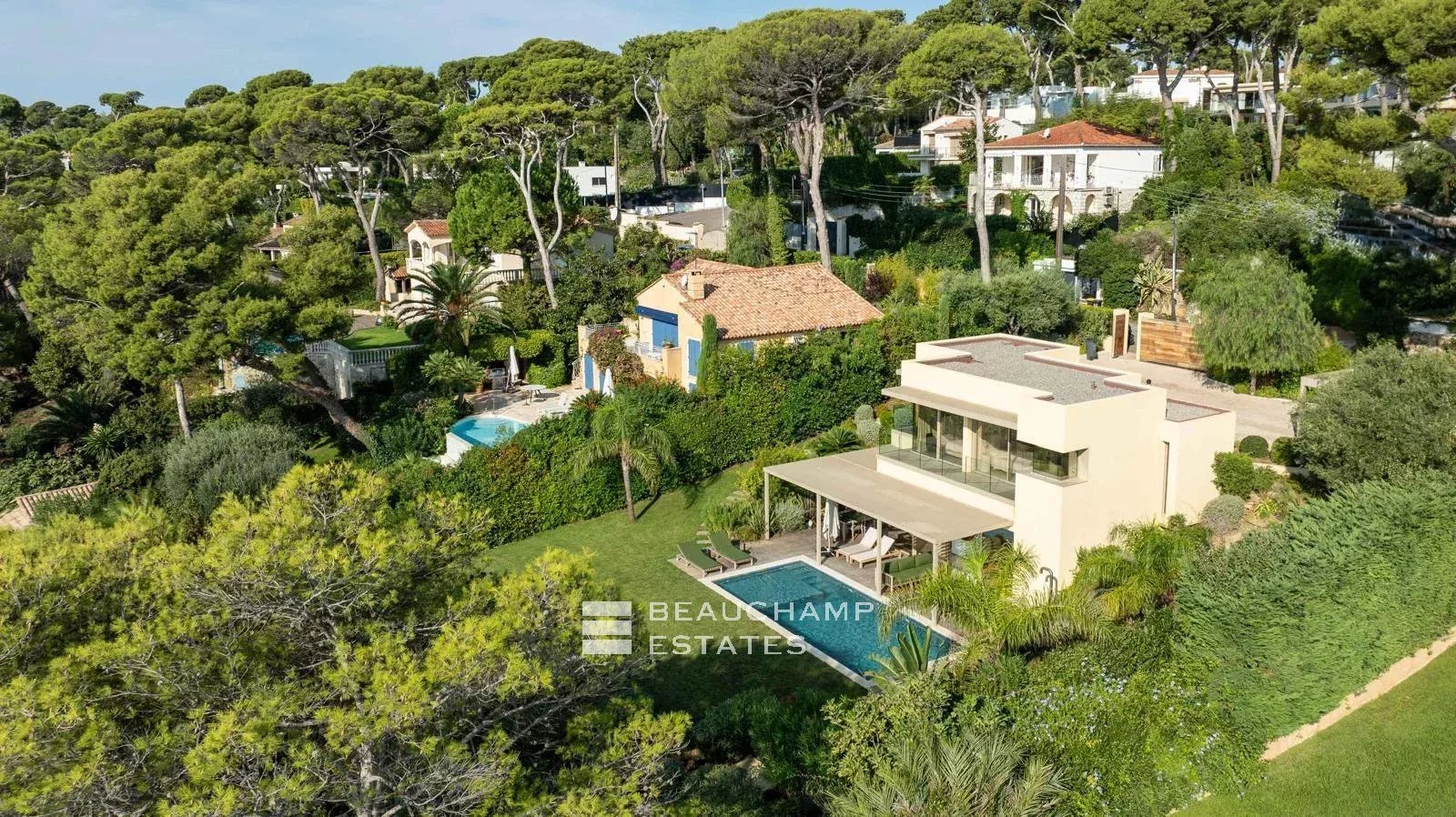 Cap d’Antibes – 4 bedrooms – Contemporary villa Cap d’Antibes – 4 bedrooms – Contemporary villa
