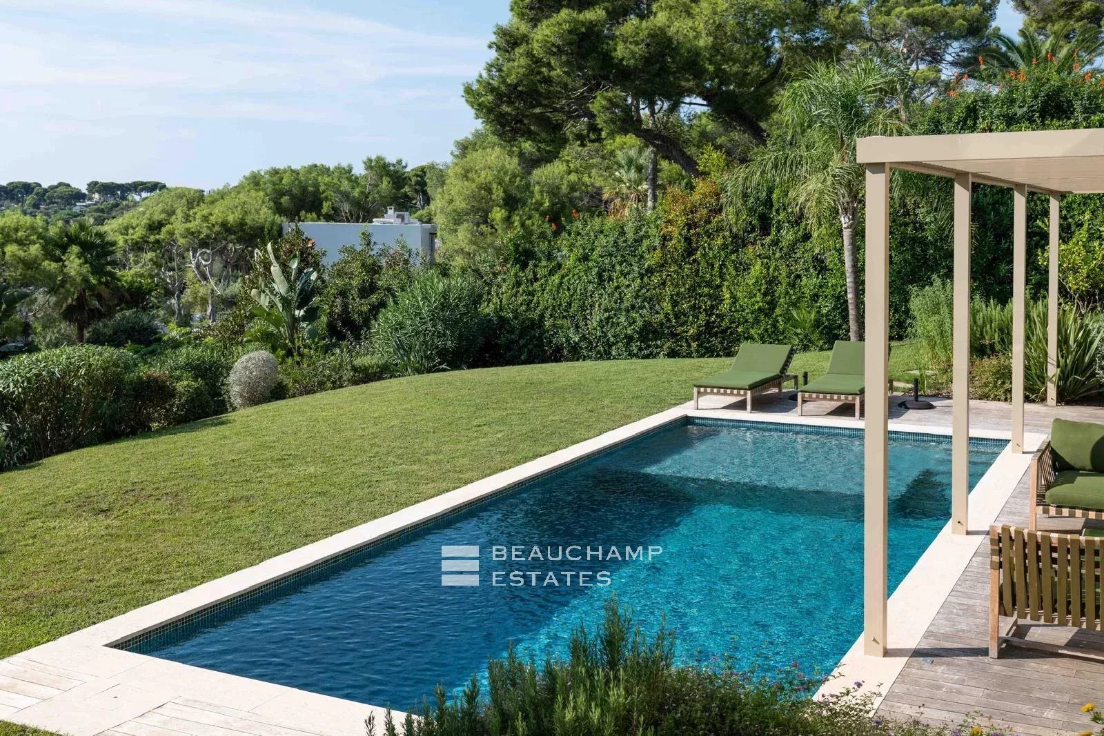 Cap d’Antibes – 4 bedrooms – Contemporary villa Cap d’Antibes – 4 bedrooms – Contemporary villa