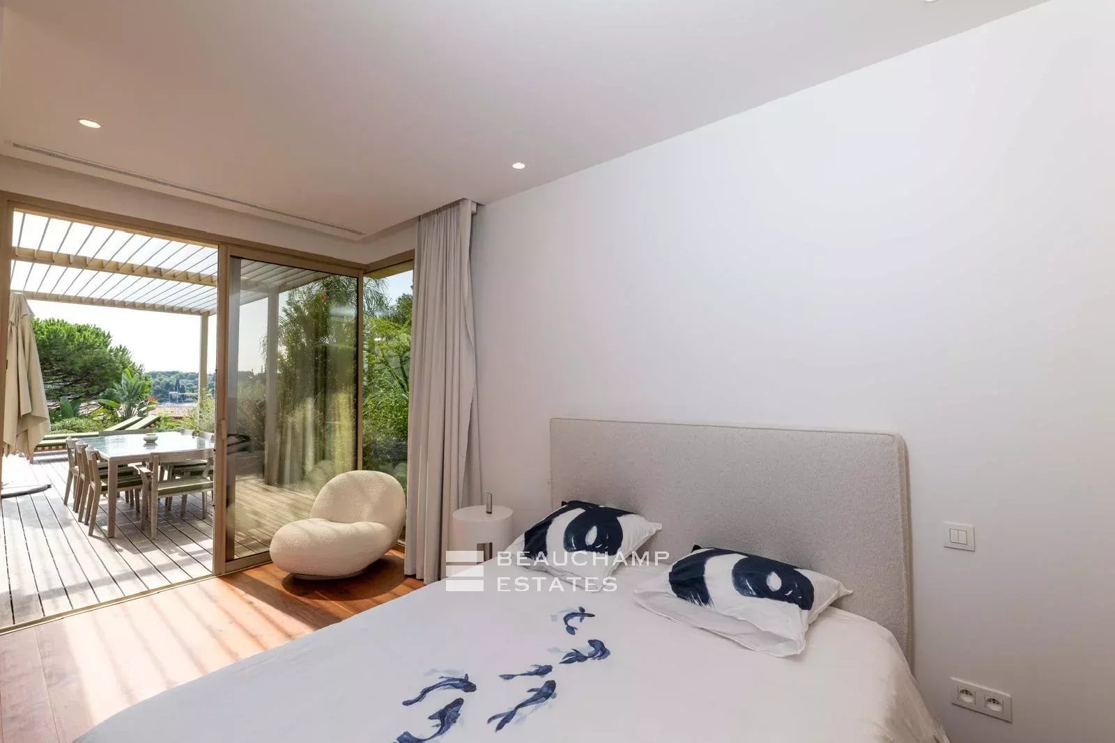 Cap d’Antibes – 4 bedrooms – Contemporary villa Cap d’Antibes – 4 bedrooms – Contemporary villa