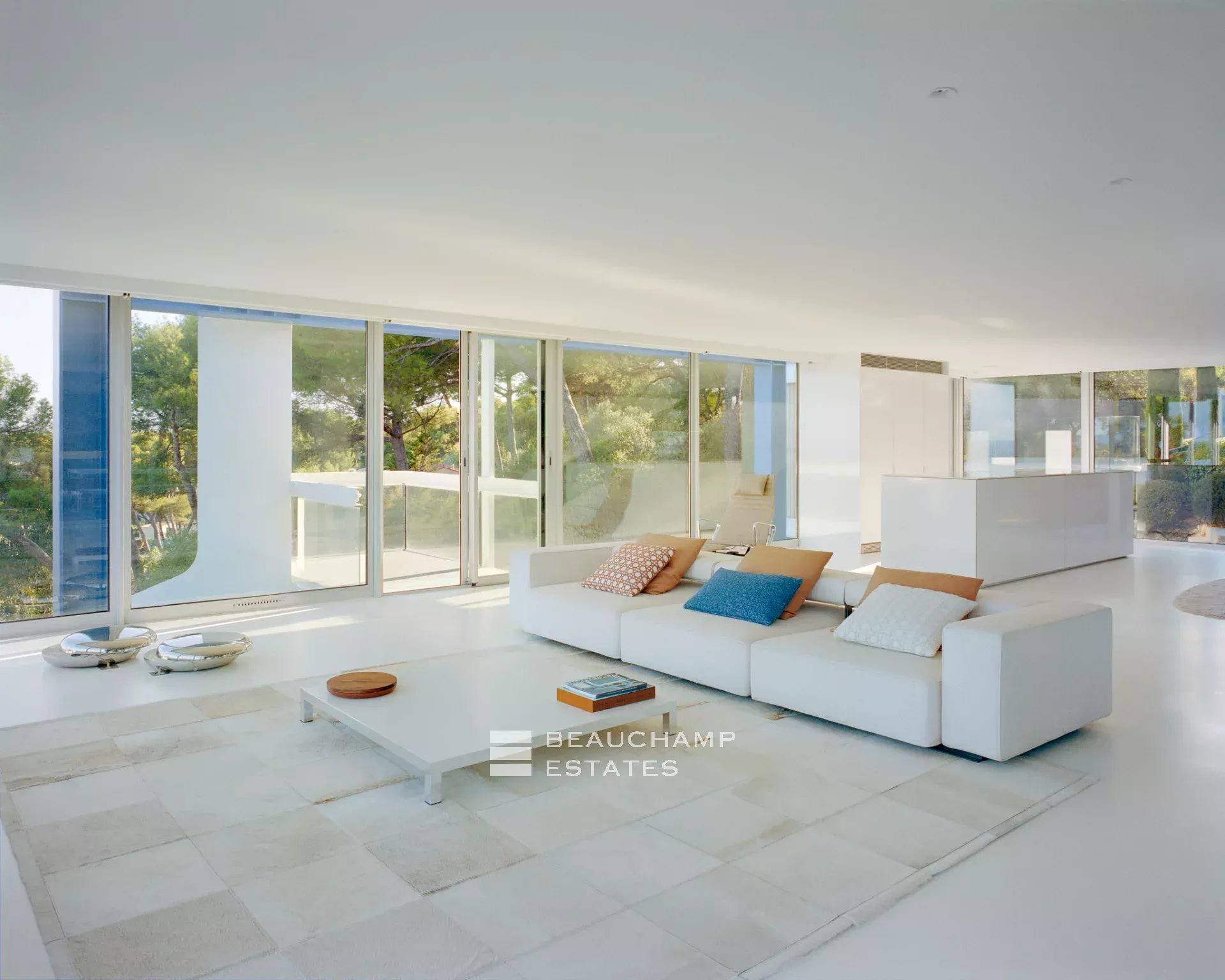 Cap d’Antibes 5-bedroom architect-designed villa Cap d’Antibes 5-bedroom architect-designed villa