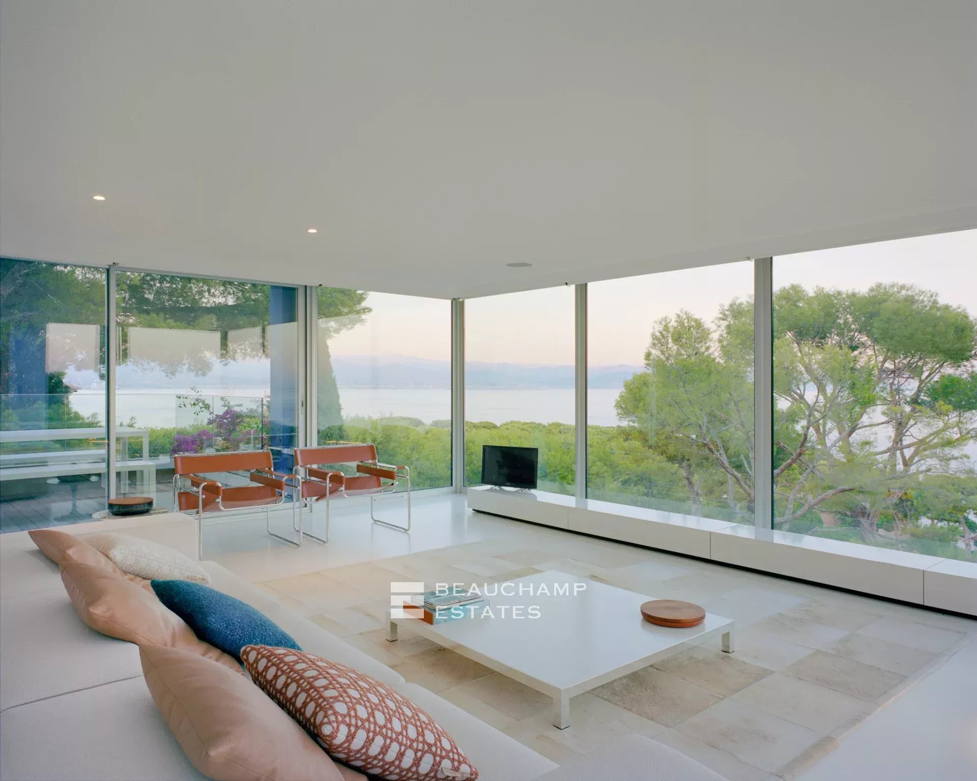 Cap d’Antibes 5-bedroom architect-designed villa Cap d’Antibes 5-bedroom architect-designed villa