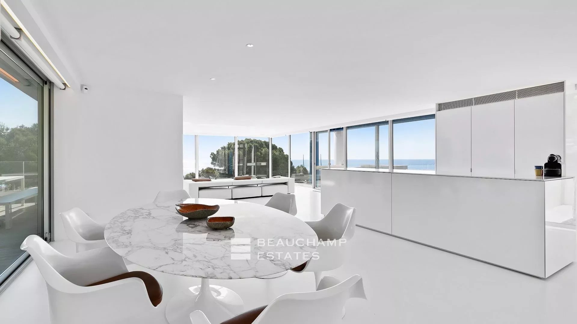 Cap d’Antibes 5-bedroom architect-designed villa Cap d’Antibes 5-bedroom architect-designed villa