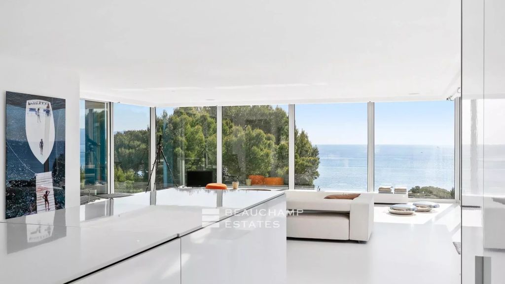 Cap d’Antibes 5-bedroom architect-designed villa