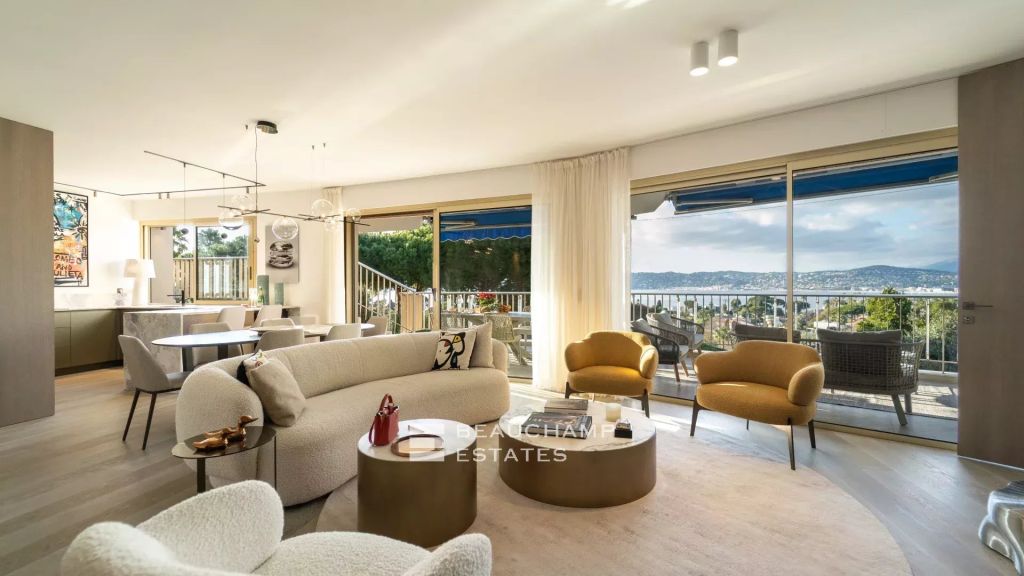 Cap d’Antibes apartment with sea view
