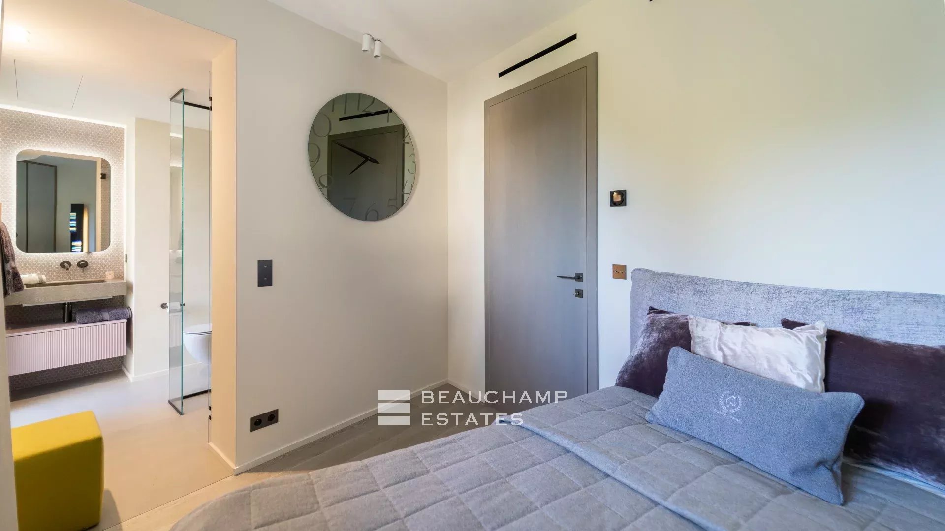 Appartement cap d’antibes vue mer Cap d’Antibes apartment with sea view