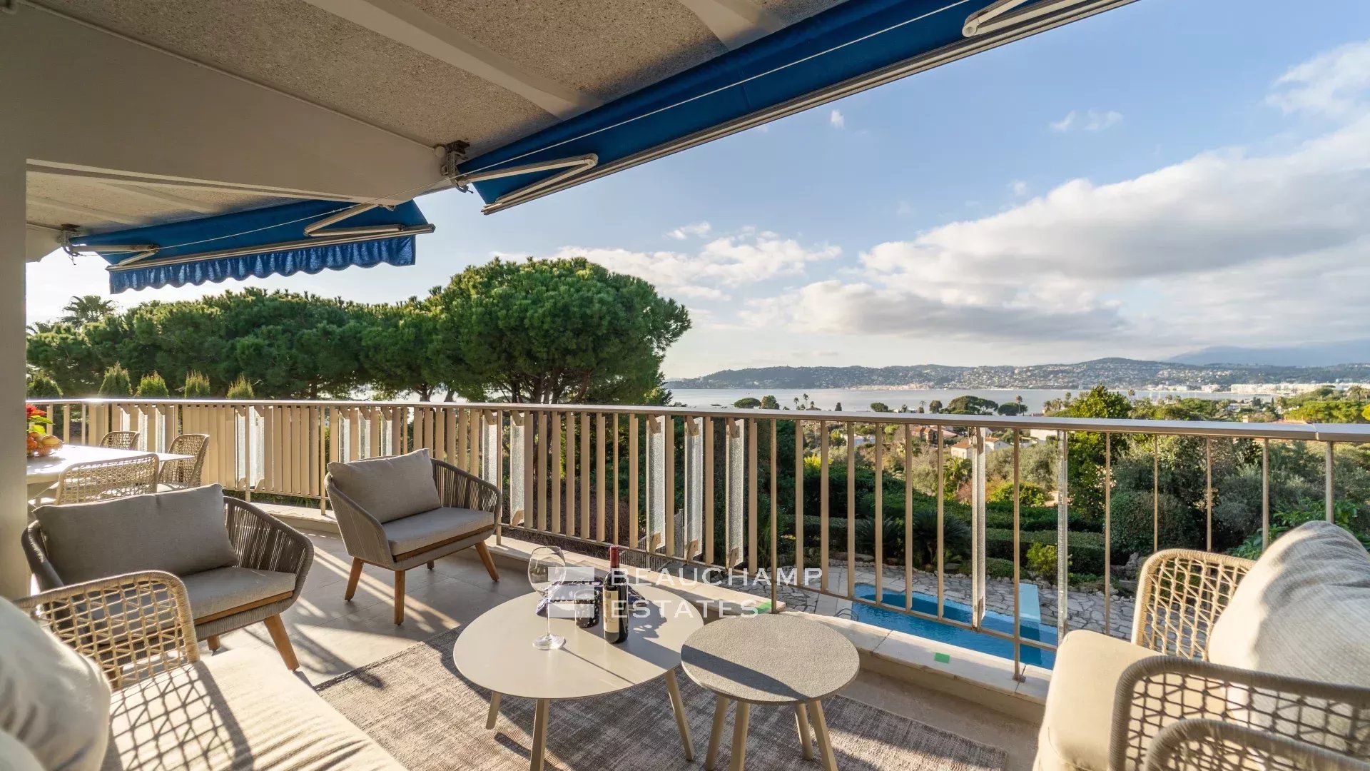 Appartement cap d’antibes vue mer Cap d’Antibes apartment with sea view