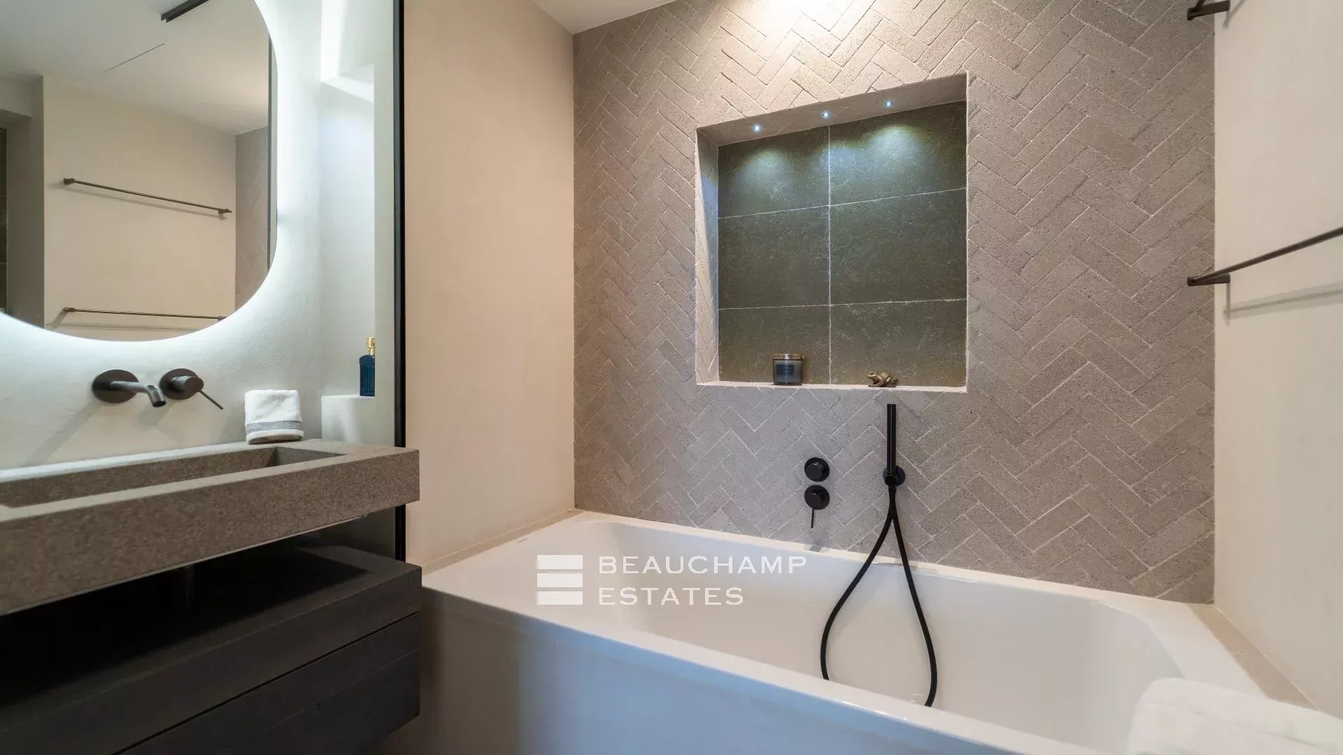 Appartement cap d’antibes vue mer Cap d’Antibes apartment with sea view