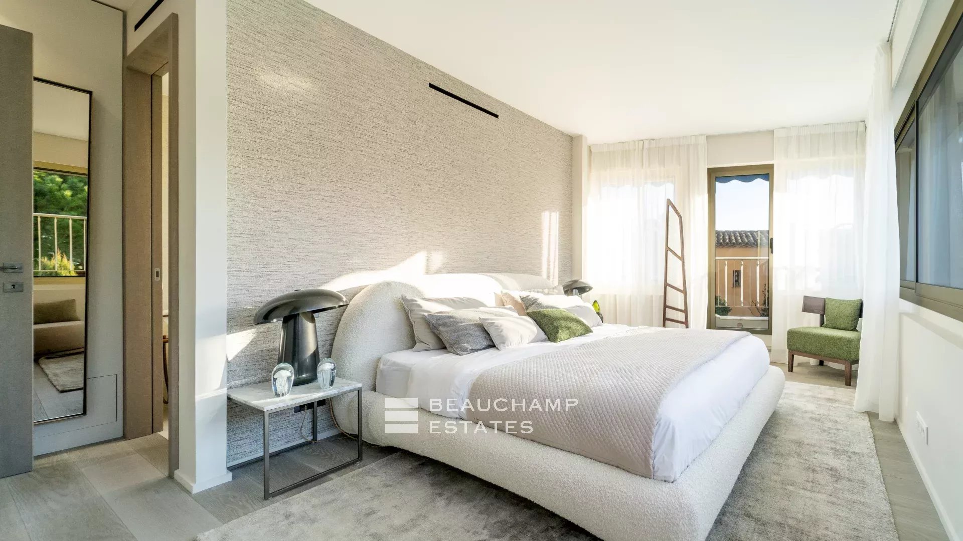 Appartement cap d’antibes vue mer Cap d’Antibes apartment with sea view