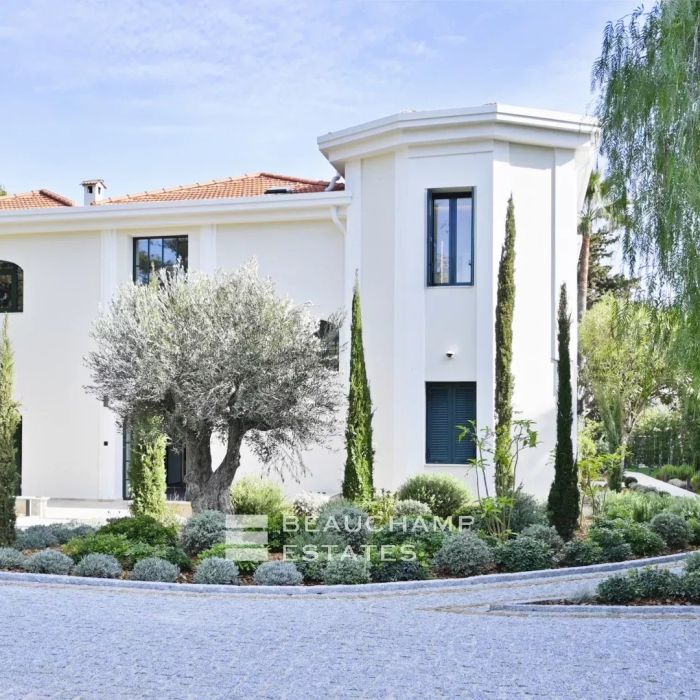 Cap d&rsquo;Antibes – villa art déco avec piscine