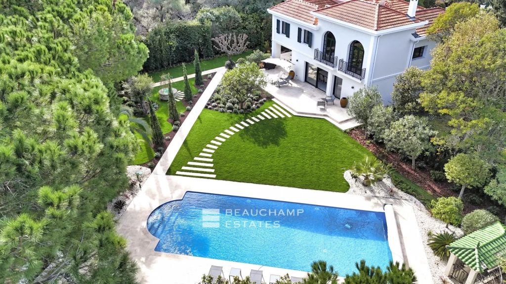 Cap d’Antibes – art deco villa with swimming pool