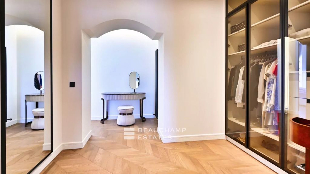 Cap d’Antibes – art deco villa with swimming pool