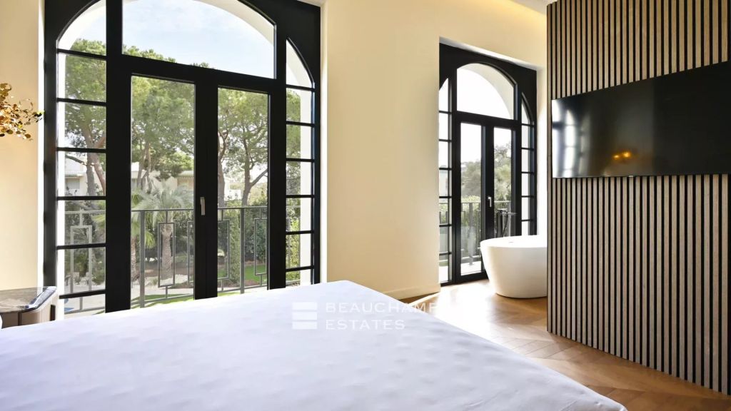 Cap d’Antibes – art deco villa with swimming pool