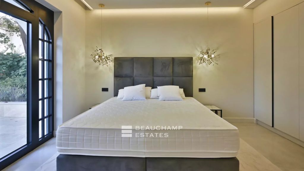 Cap d’Antibes – art deco villa with swimming pool