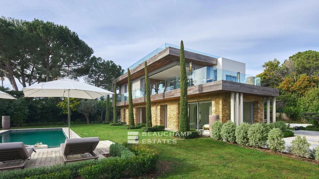 Cap d’Antibes Contemporary Villa of 5 bedrooms